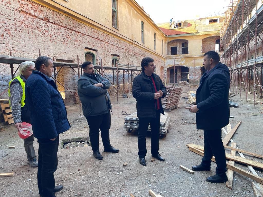 Iustin Cionca: „Primarul Călin Abrudan continuă seria realizărilor mari la Ineu” (FOTO)