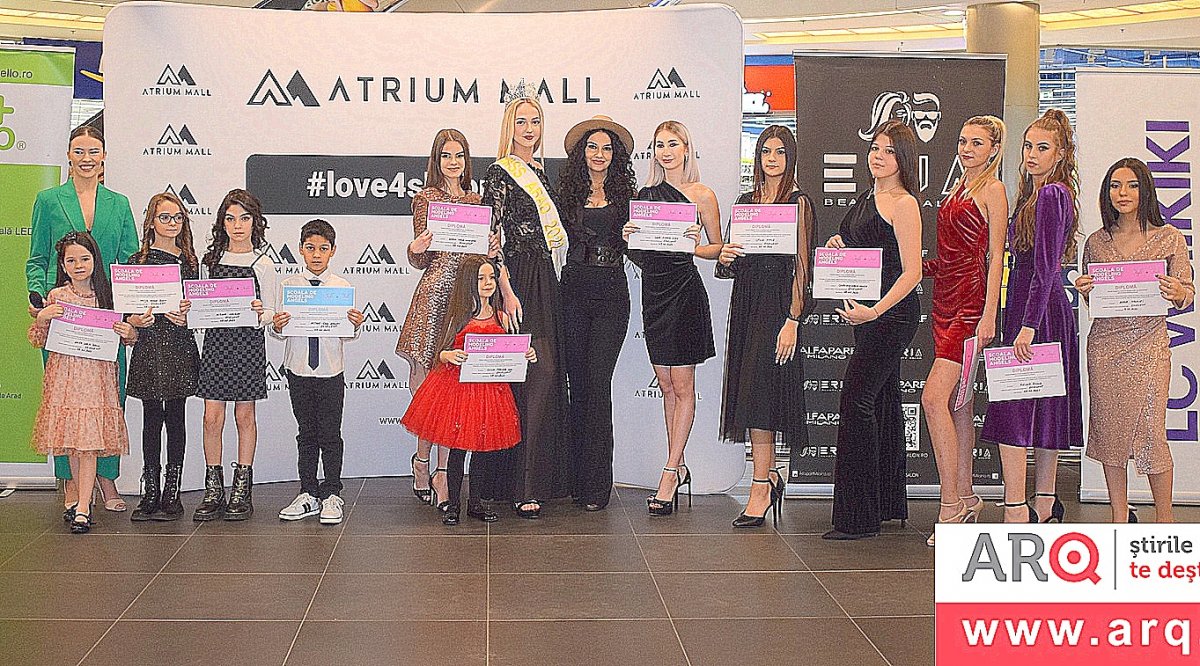 Aesthetic Fashion Show la Atrium Mall 