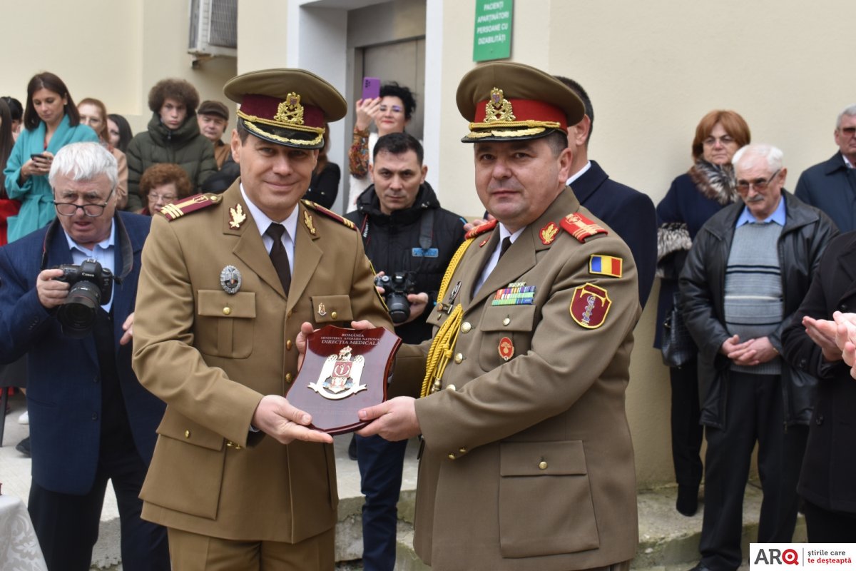Ceremonia de trecere în rezervă a comandantului Spitalului Militar Timișoara, col.Sorin Homeag (FOTO şi VIDEO)