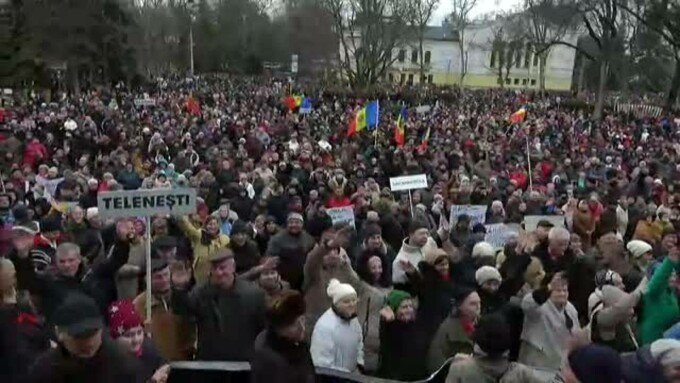 Asediu rusesc la Chişinău: partidul oligarhului Ilan Şor a organizat un protest antiguvernamental