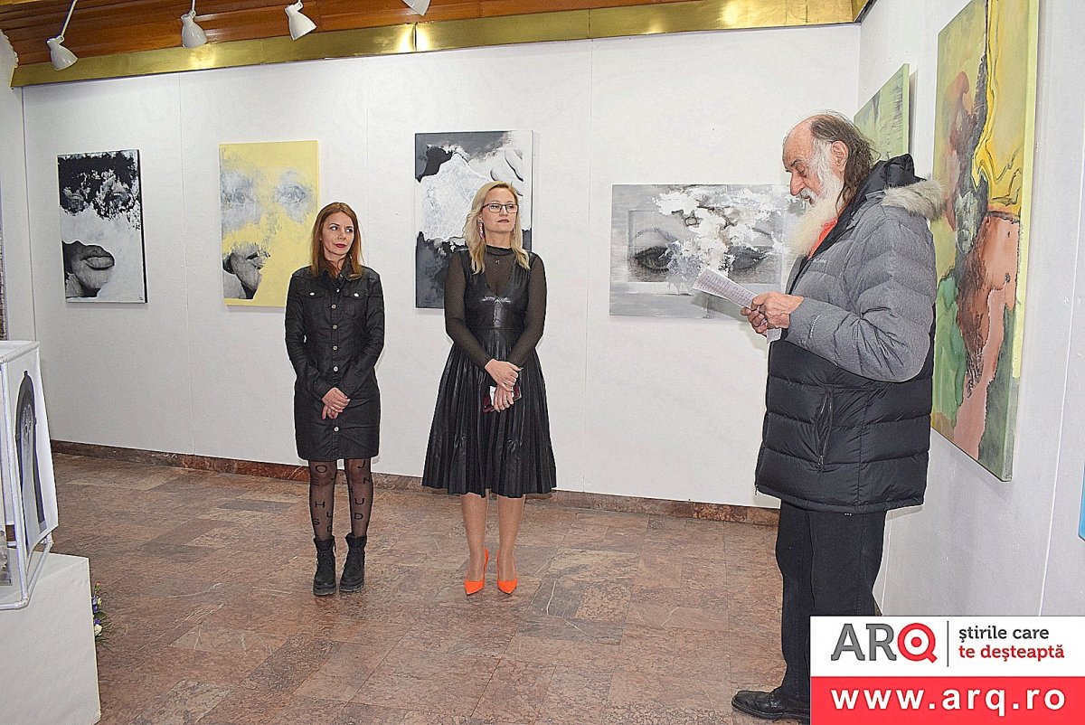 Artistele Ina Sabău și Oana Munteanu la Galeria ALFA, cercetând ”arta conceptuală ca abordare alb-negru, dublul conceptual legat de identitatea vizuală, și natura comparată”
