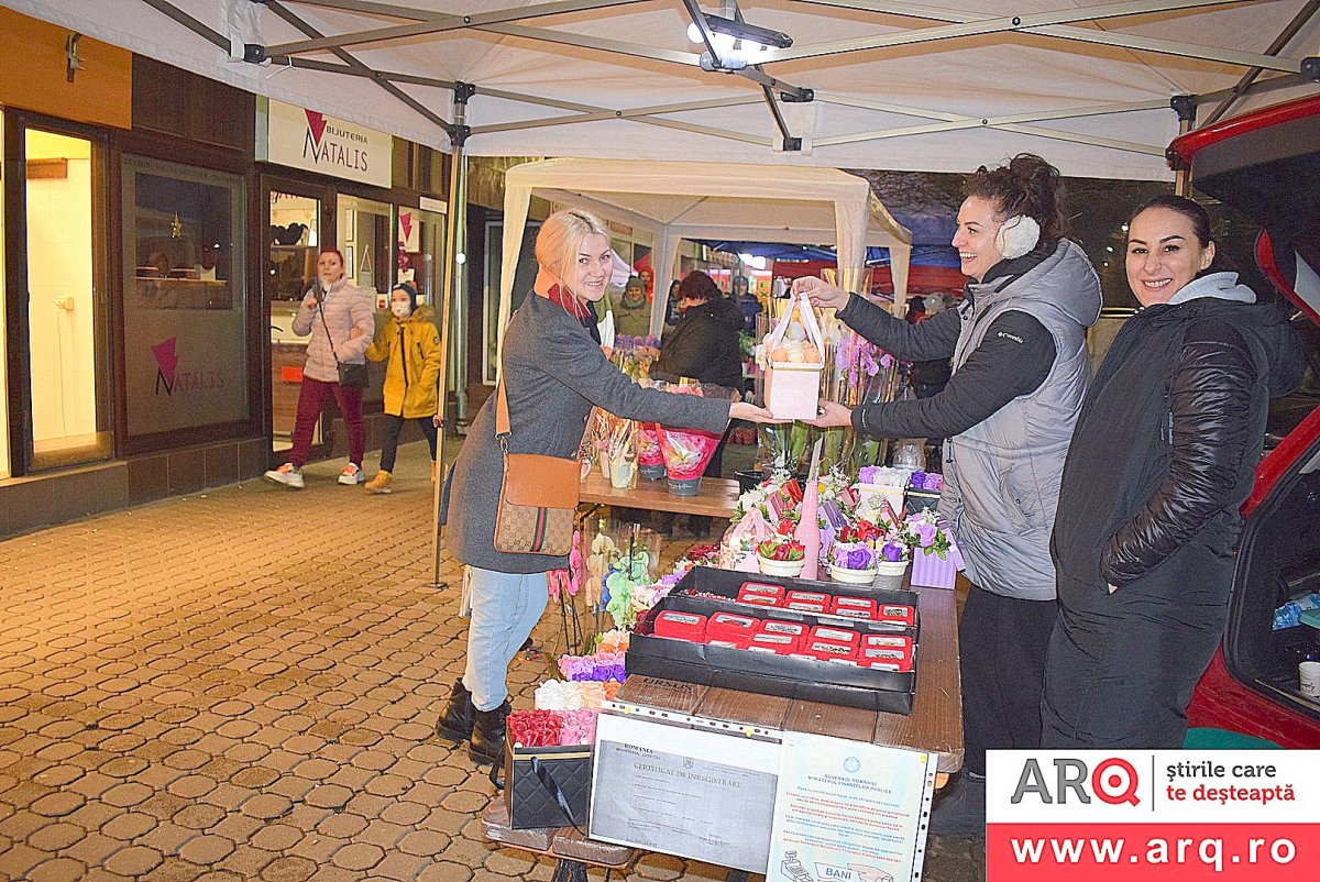 Oferte de Ziua Femeii pe B-dul Revoluției din Arad - FOTOREPORTAJ