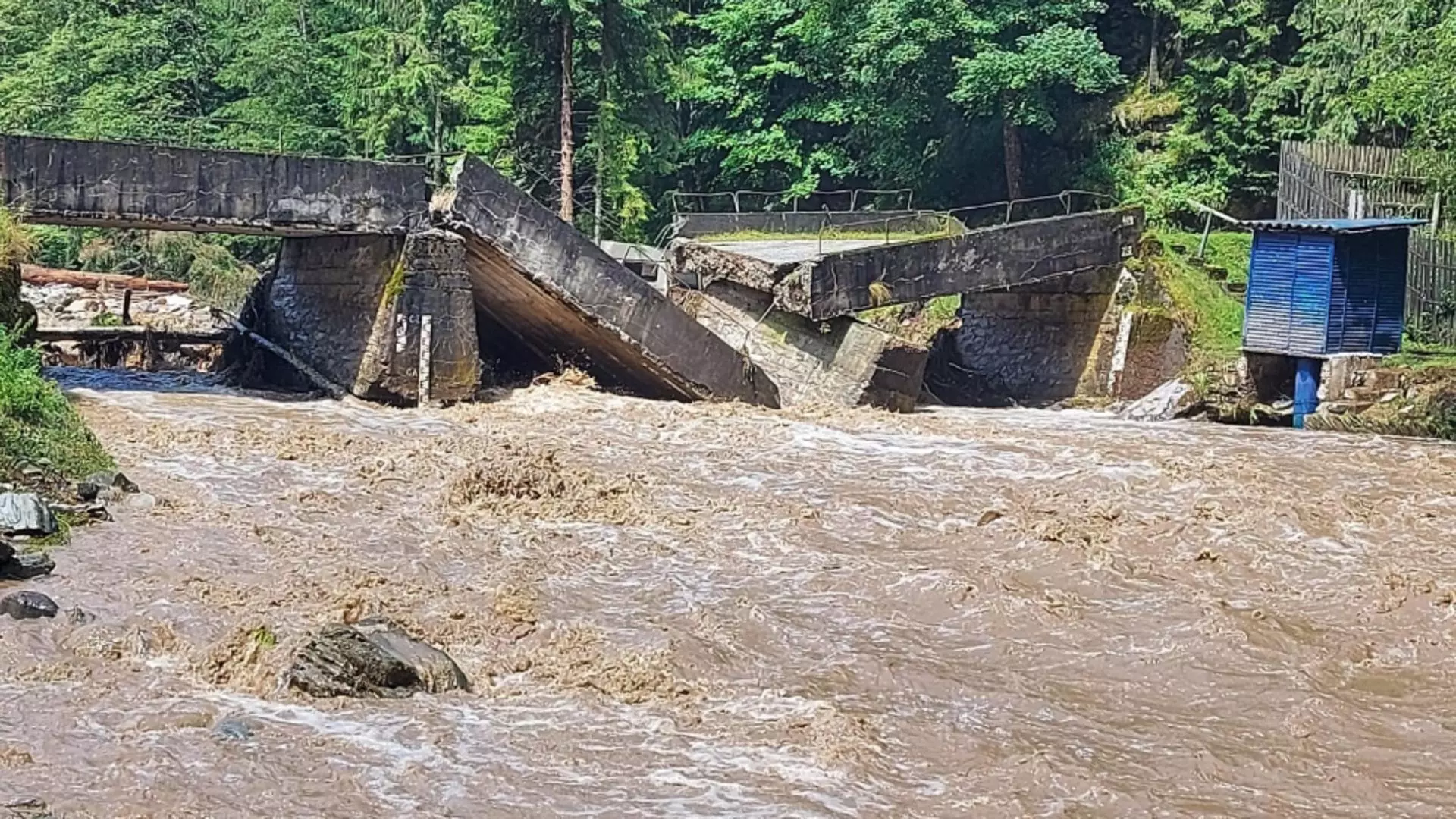 Alertă de inundații în tot vestul țării. Ce zone sunt vizate