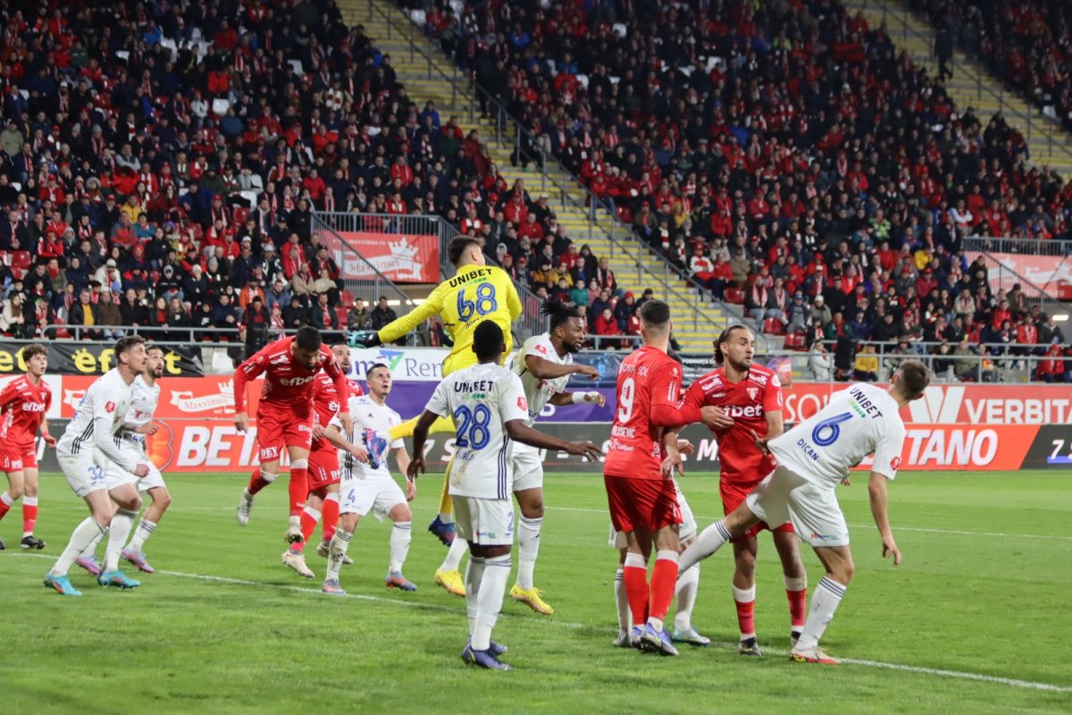 Trei puncte pierdute acasă: UTA - FC Botoșani 0-2 (FOTO)