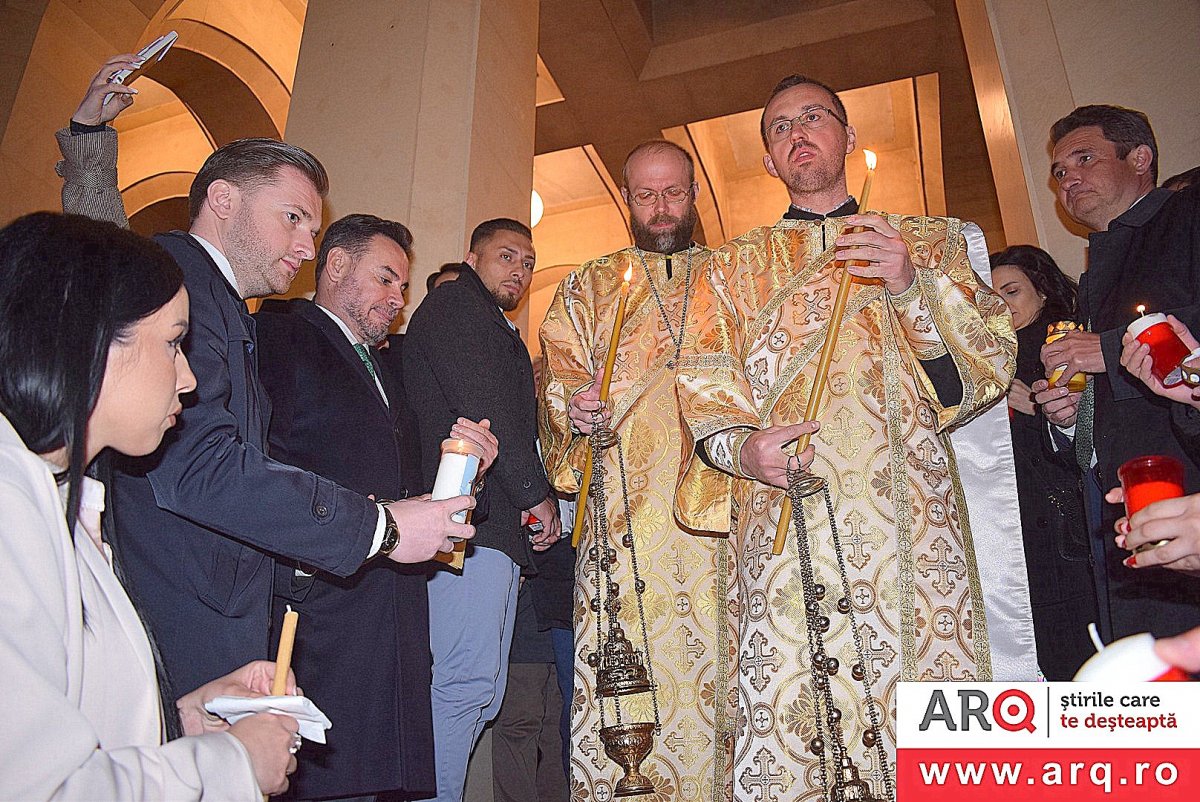 Slujba Învierii la Catedrala Arhiepiscopală „Sfânta Treime“ din Arad