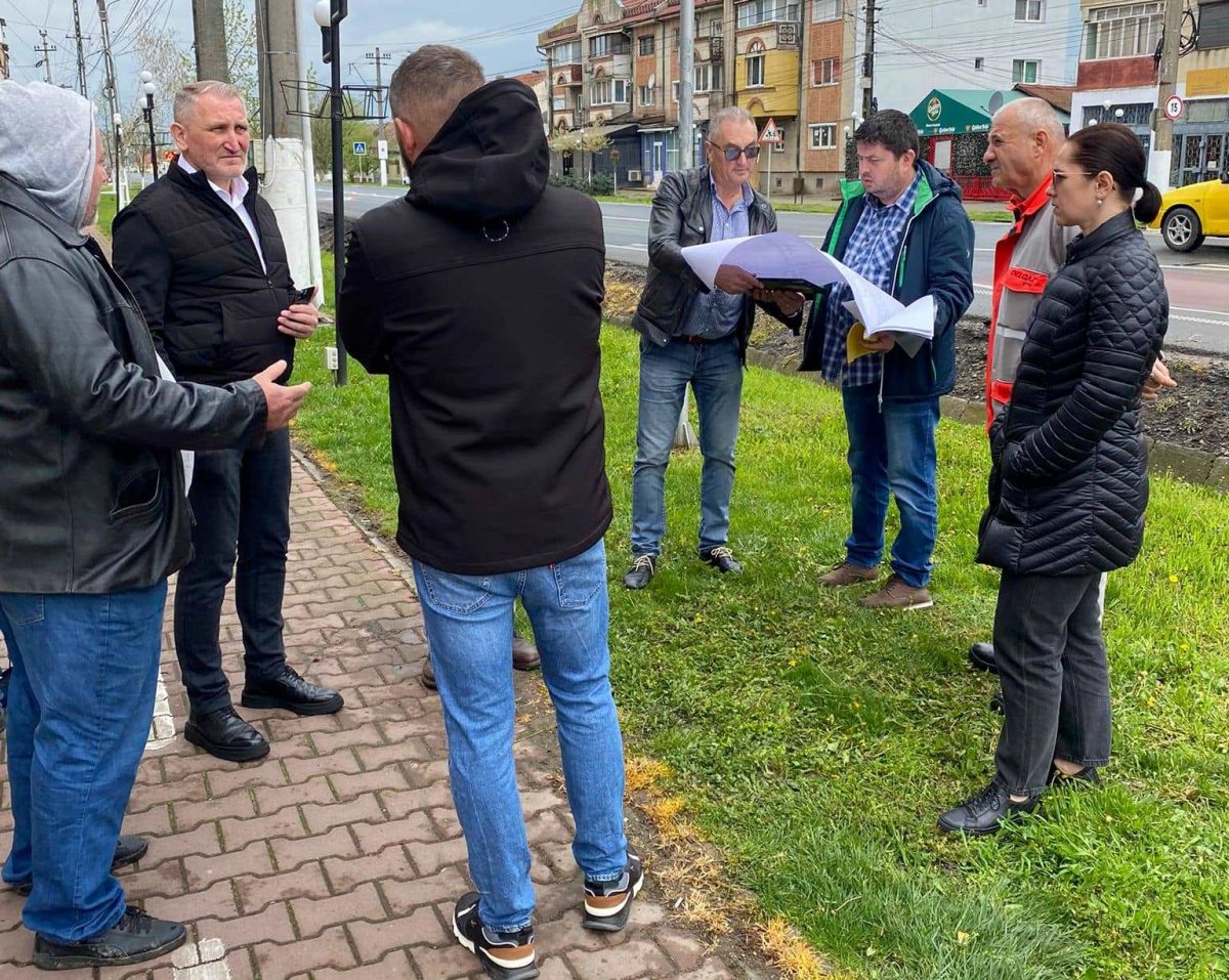 Semafoare în Vladimirescu, la intersecţia dintre strada Gării şi DN 7 (FOTO)