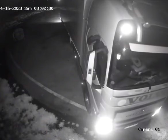 Șoferul de TIR  care a furat o cameră de supraveghere a mers la autorităţi să declare fapta