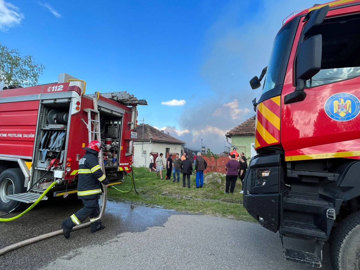 Incendiu izbucnit la o casă din localitatea Mândruloc
