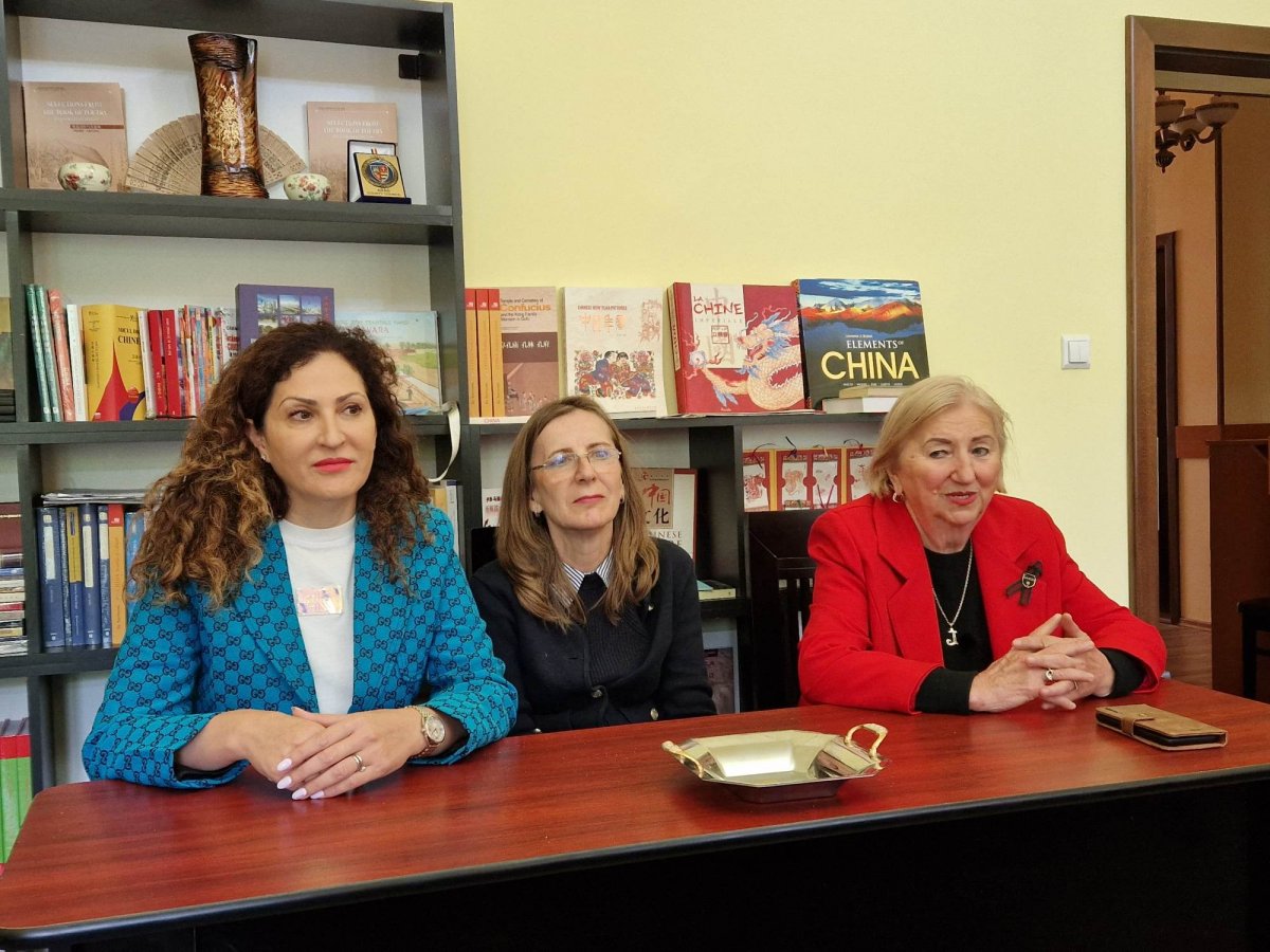 Forumul Prieteniei şi Colaborării Româno-Chineze îşi prezintă membrele: Liliana Bran