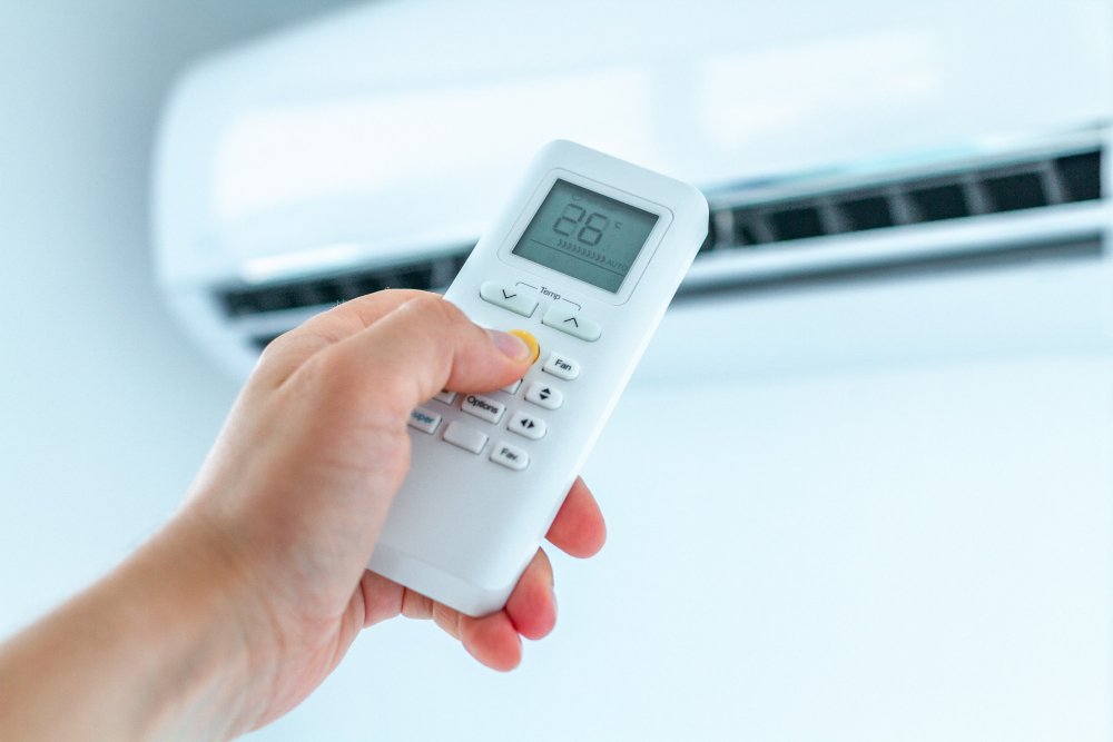 Aer condiționat sau ventilator? Ce soluție este potrivită pentru locuința ta?