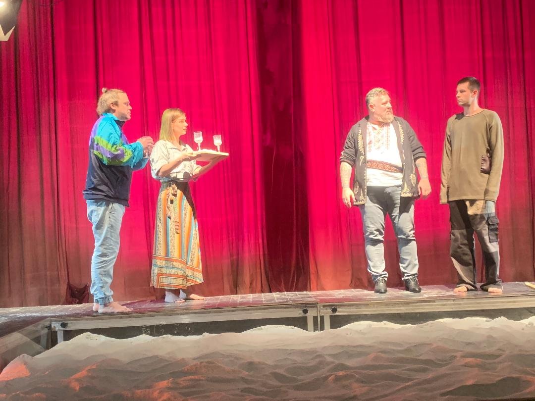 SCLAVI (cu final rescris) pe scena TEATRULUI CLASIC „IOAN SLAVICI”                 