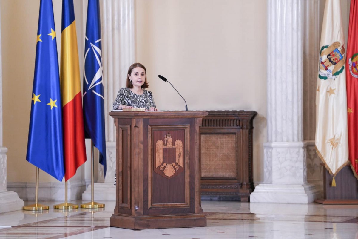 Unde face prima vizită externă noua şefă a diplomaţiei de la Bucureşti