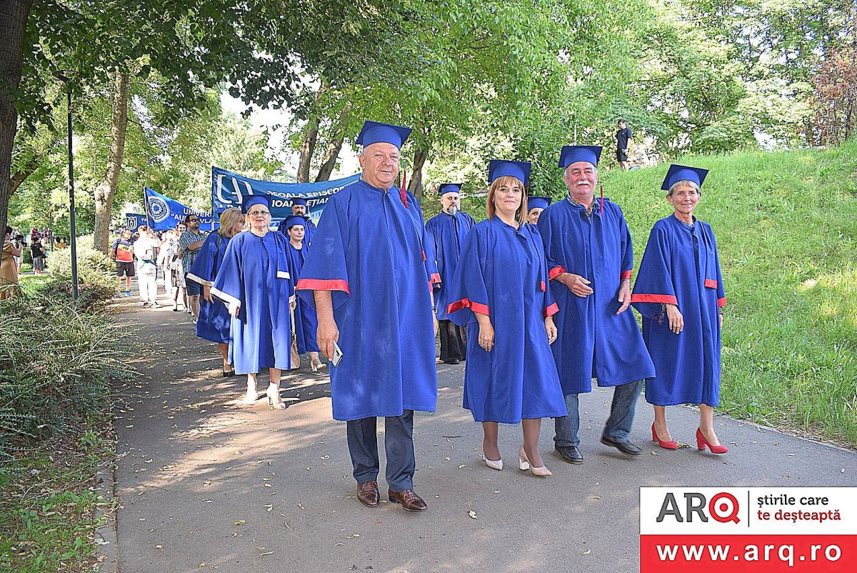 Ramona Lile „A fost sărbătoarea studenților și  absolvenților Universității „Aurel Vlaicu” din Arad”
