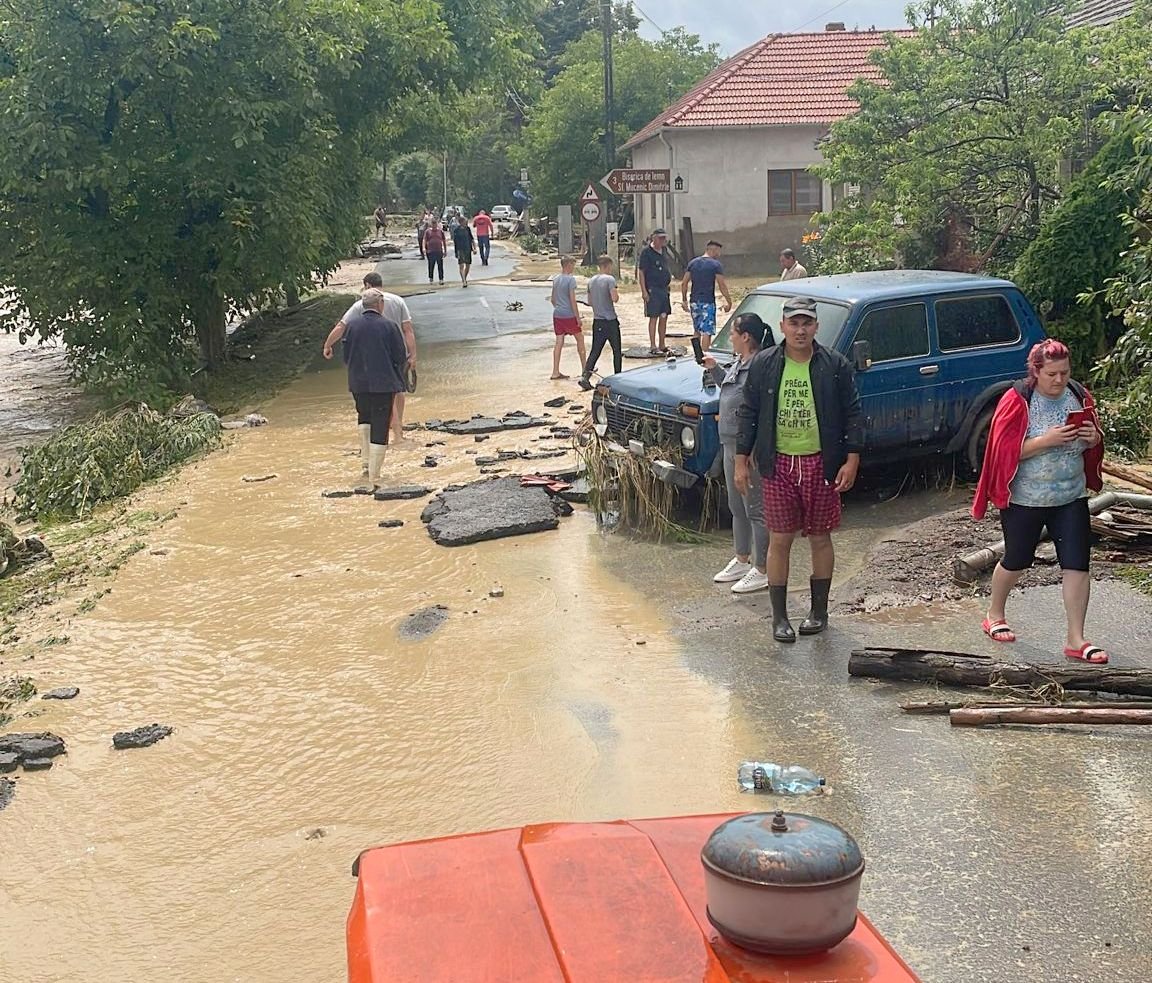  În zona localității Buceava Șoimuș s-a produs o viitură care a inundat două sate