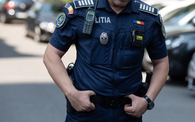 A pretins că este polițist și a dat mai multe „țepe” cu apartamente de închiriat