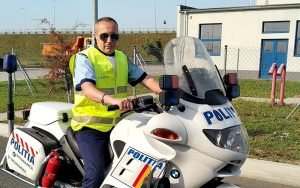 Un alt șofer de pe autostrada A1 Deva – Nădlac s-a ales cu dosar penal, după ce a încercat să-l mituiască pe polițistul Valer Kovacs
