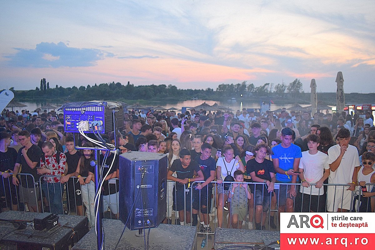 Final spectaculos la Arad Open Air: ultima zi de festival pentru petrecăreții din vestul țării