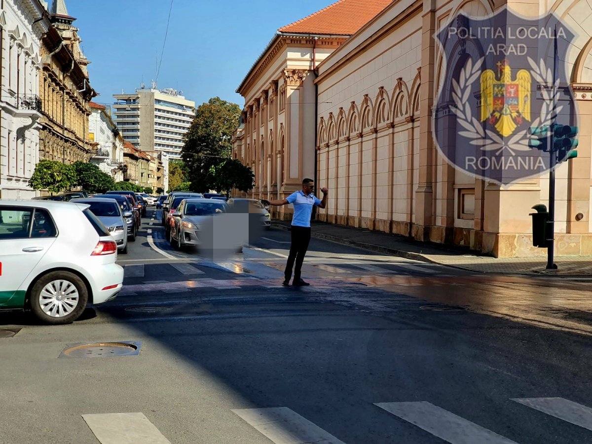 La câte şcoli şi în câte intersecţii sunt prezenţi dimineaţa poliţiştii locali (FOTO)