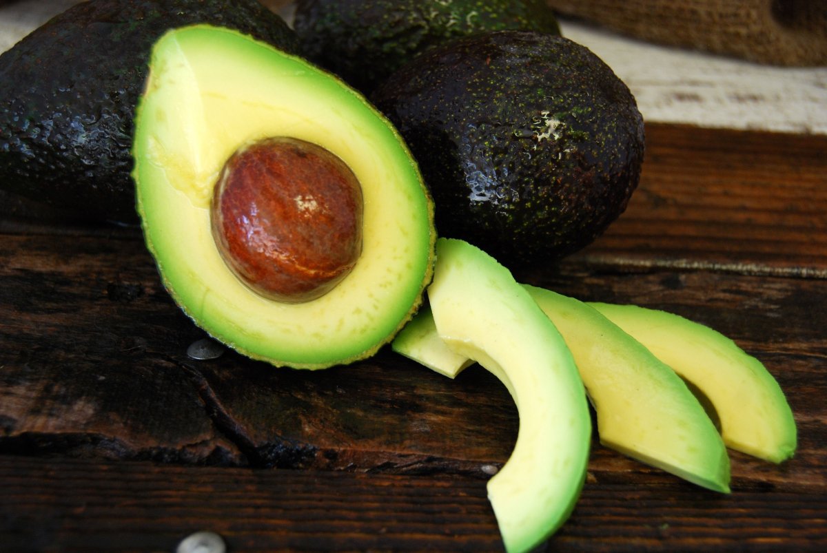 10 motive pentru a include avocado în dieta ta zilnică