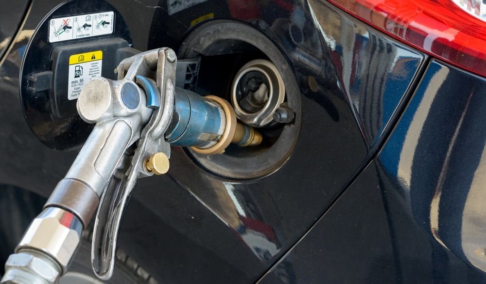 Amenzi de peste 200.000 de lei pentru firmele care se ocupă cu depozitarea, transportul şi comercializarea carburanților, iar trei puncte de lucru au fost închise