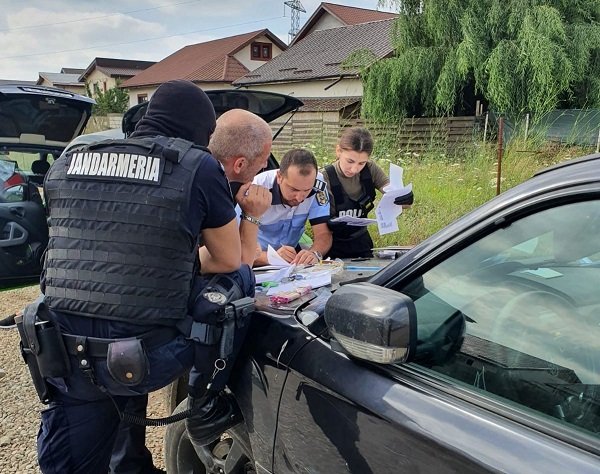 Scandal într-o familie din Birchiș: un bărbat și părinții săi s-au ales cu ordin de protecție 