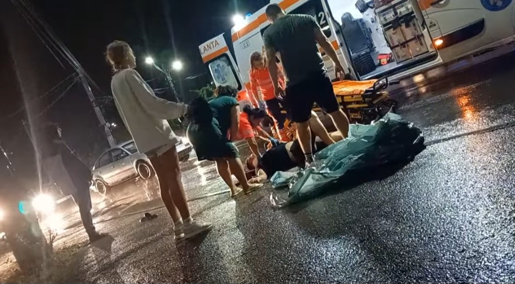 Două persoane au fost accidentate de mașină pe strada Poetului