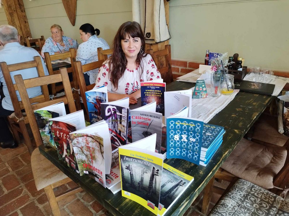 Lia Teodora Ianto și-a lansat alte trei cărți zilele acestea la Ineu