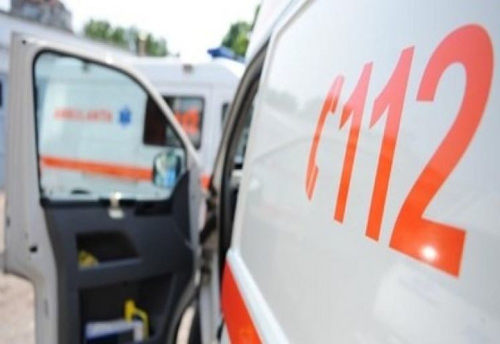 (VIDEO) Accident cu trei mașini implicate, pe drumul Arad-Curtici / UPDATE: Două victime au fost transportate la spital