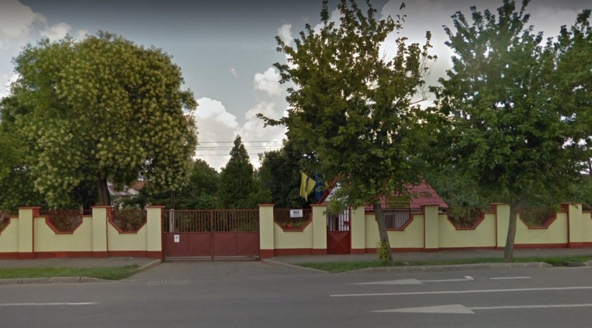 Un septuagenar a murit după ce a fost înjunghiat, în timp ce se afla în căminul de bătrâni situat pe Bodrogului