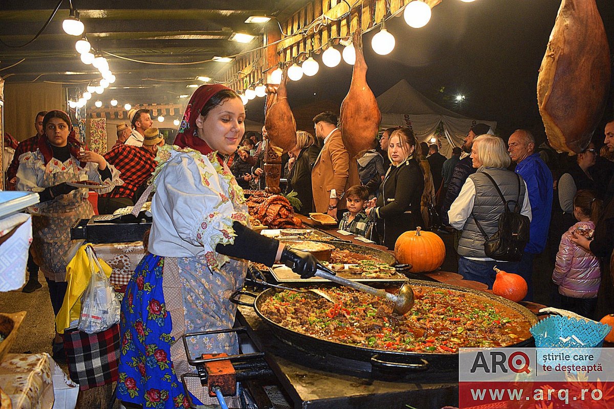 Și a fost Târgul Toamnei în fața Consiliului Județean Arad