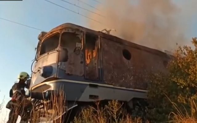  Incendiu izbucnit la compartimentul motor al unei locomotive la ieșirea din localitatea Felnac către Arad