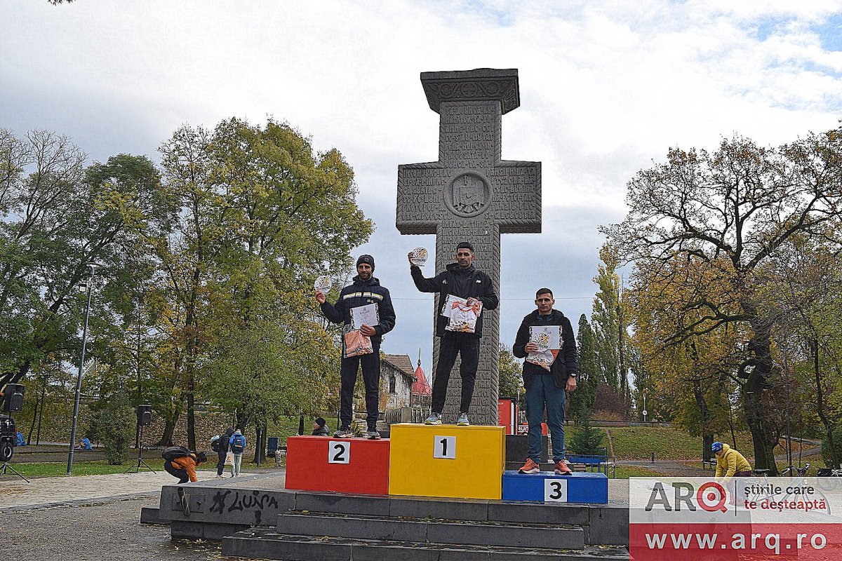 Arad Fall Run: sute de alergători, amatori şi profesionişti, şi-au dat întâlnire în Parcul Eminescu; vezi care au fost rezultatele la semimaraton şi cross (FOTO)