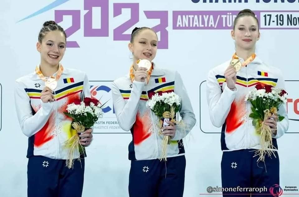 Aur pentru echipa României, din care au făcut parte şi trei componente de la CSM Arad, la Campionatele Europene de Gimnastică Aerobică (FOTO)