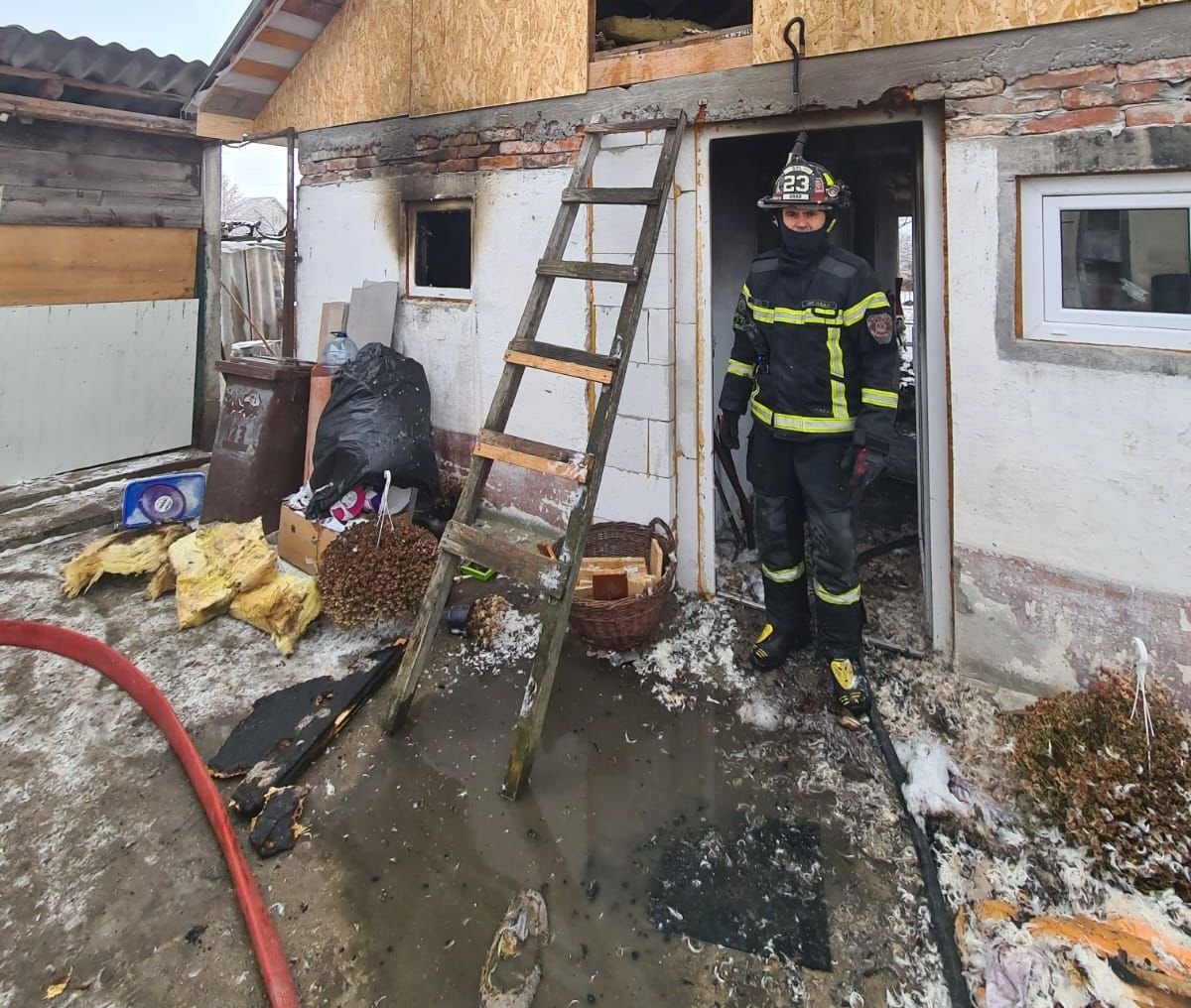 Incendiu izbucnit la o casă din municipiul Arad pe str. Nouă