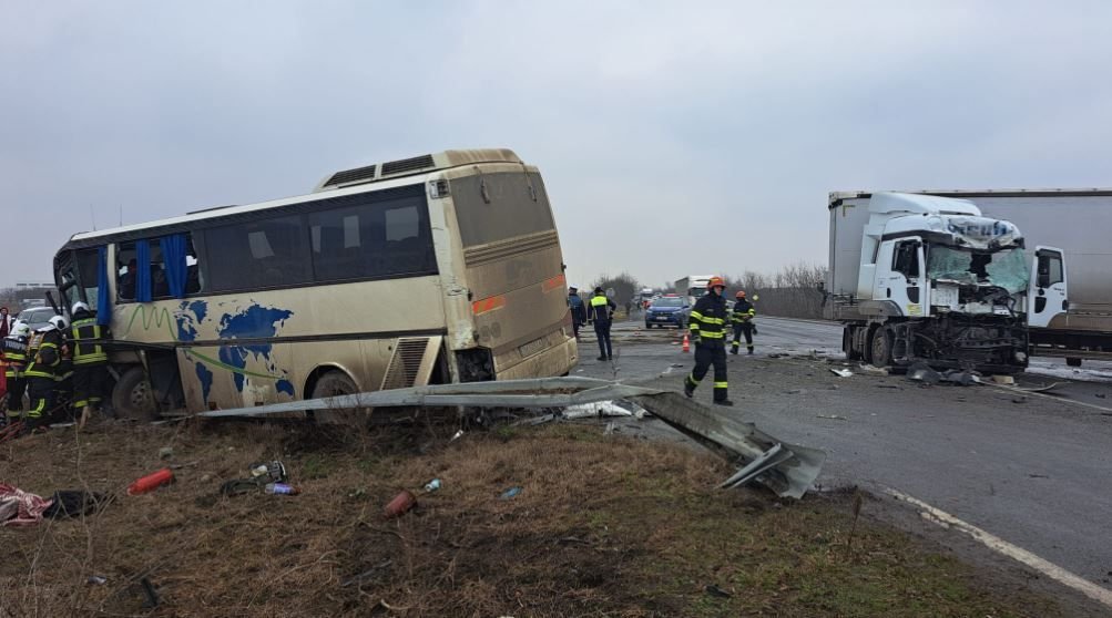 Plan roşu de intervenţie activat, în urma unui accident pe drumul național Arad-Timișoara