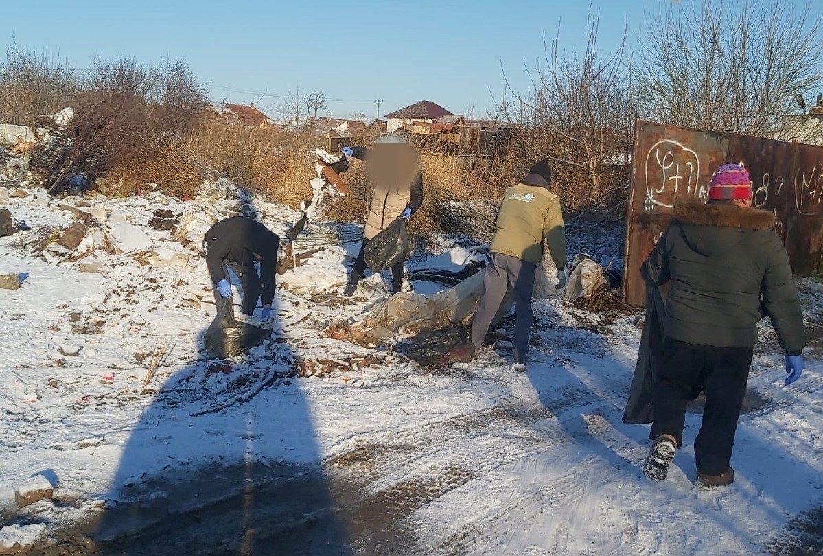 Câți infractori au fost scoși la muncă în oraș în ultima lună și unde au fost puși să facă curățenie (FOTO)