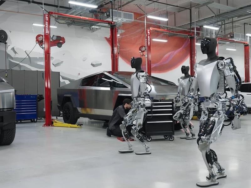 A început nebunia? Un inginer de la Tesla a fost ATACAT de un robot