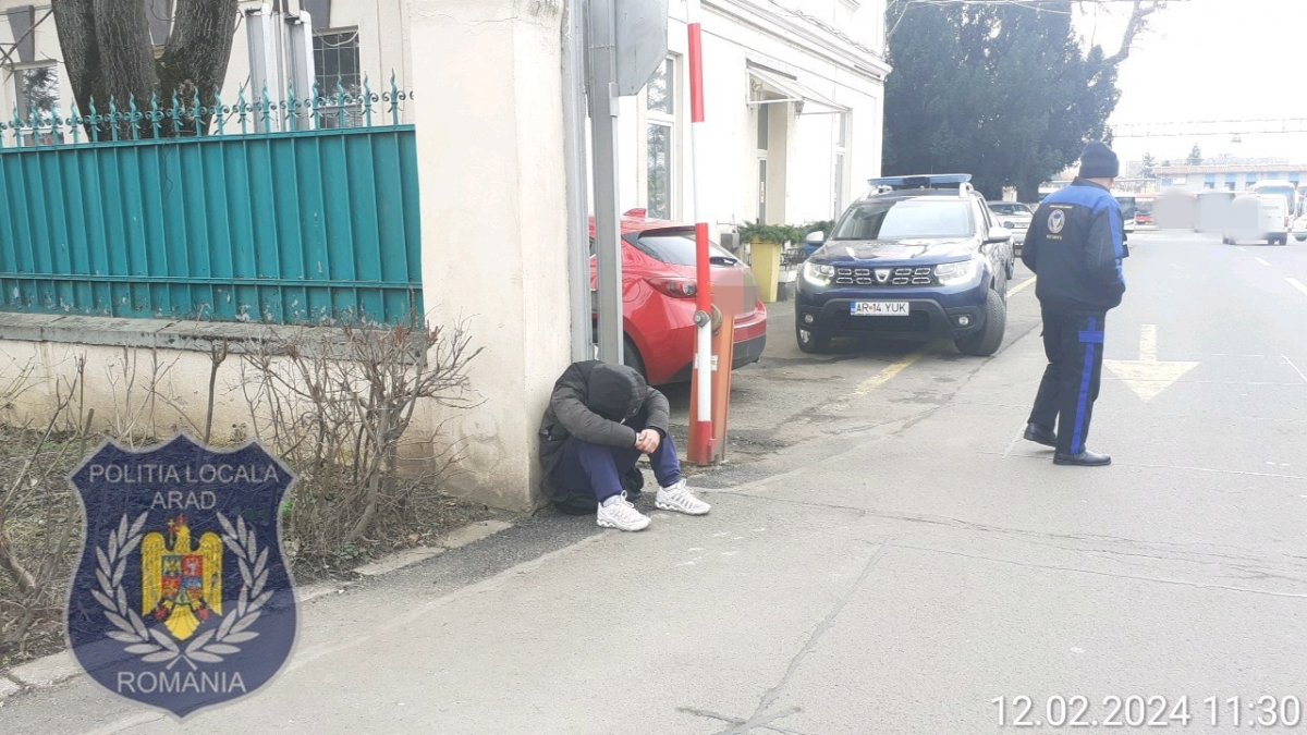 Tânăr drogat găsit chiar în fața Poliției Locale (FOTO)