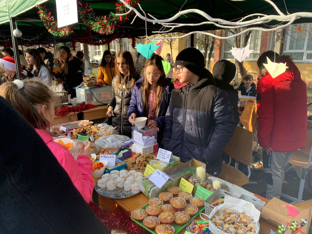 Christkindlmarkt la Liceul Teoretic “Adam Müller Guttenbrunn” Arad