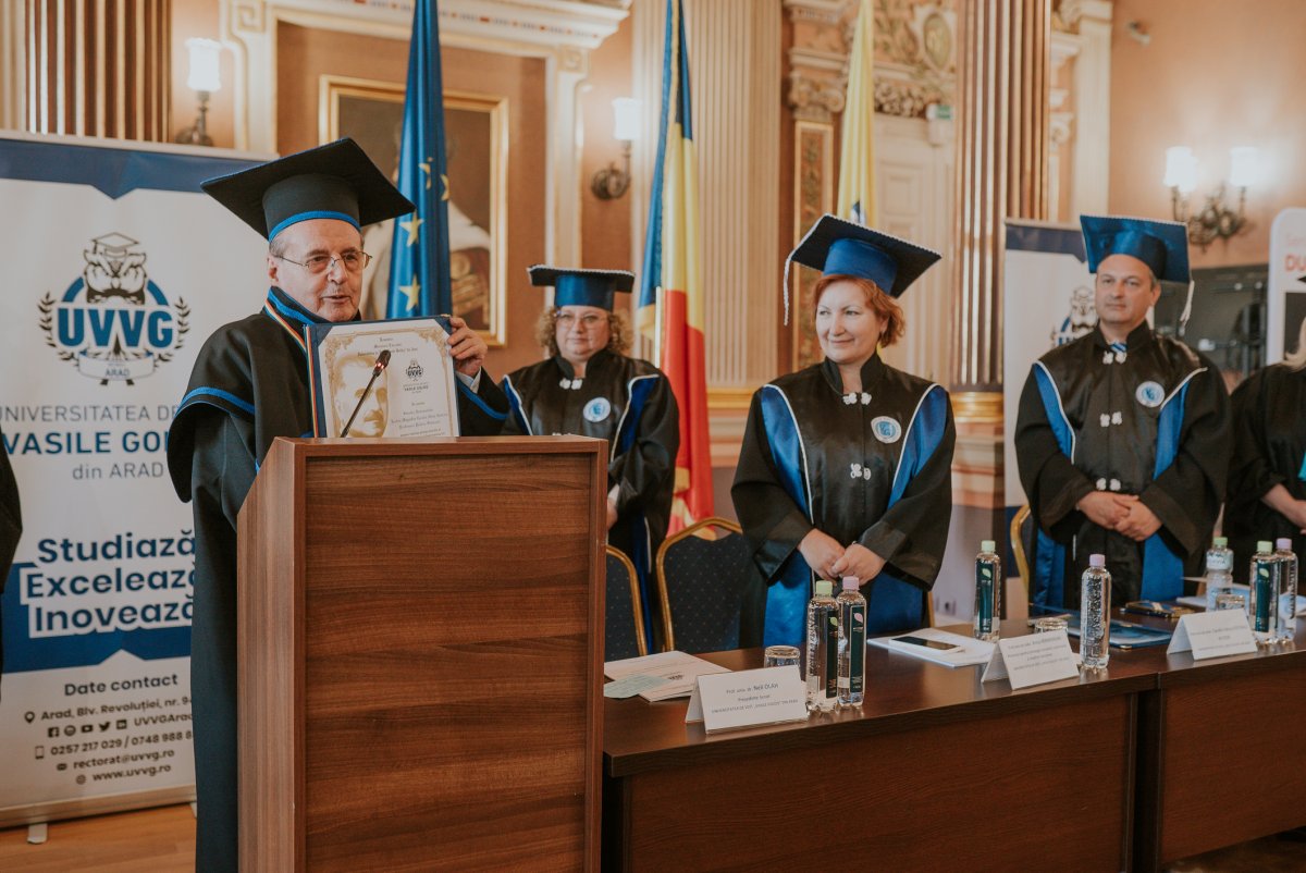 Prof. dr. Dumitru Constantin Dulcan a primit titlul de Doctor Honoris Causa al UVVG