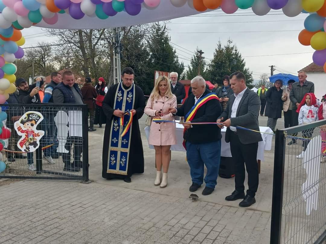 La Almaș se fac investiții în infrastructură, dar și în cultură și sport (FOTO)