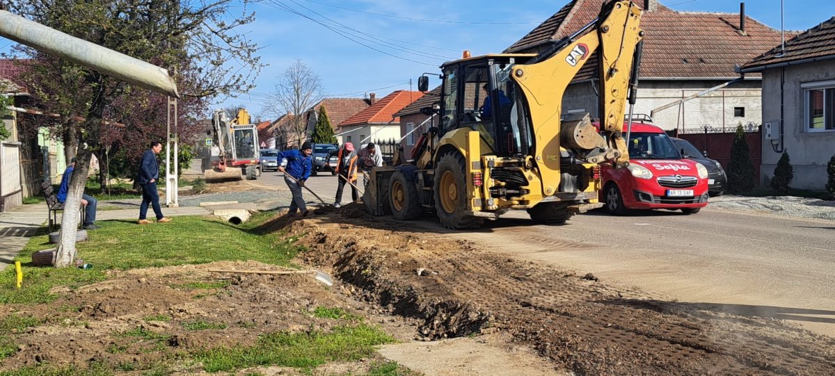 La Livada se lucrează pe mai multe fronturi (FOTO)