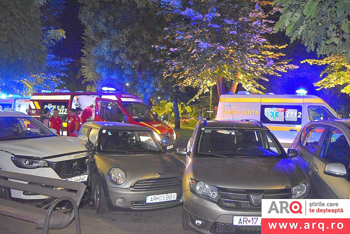 Accident cu cinci autoturisme și patru victime în ”intersecția blestemată” de pe B-dul Revoluției