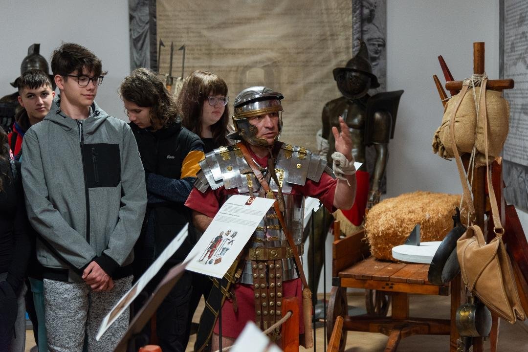 Peste 10.000 de vizitatori atrași de două dintre expozițiile de la Muzeu (FOTO)