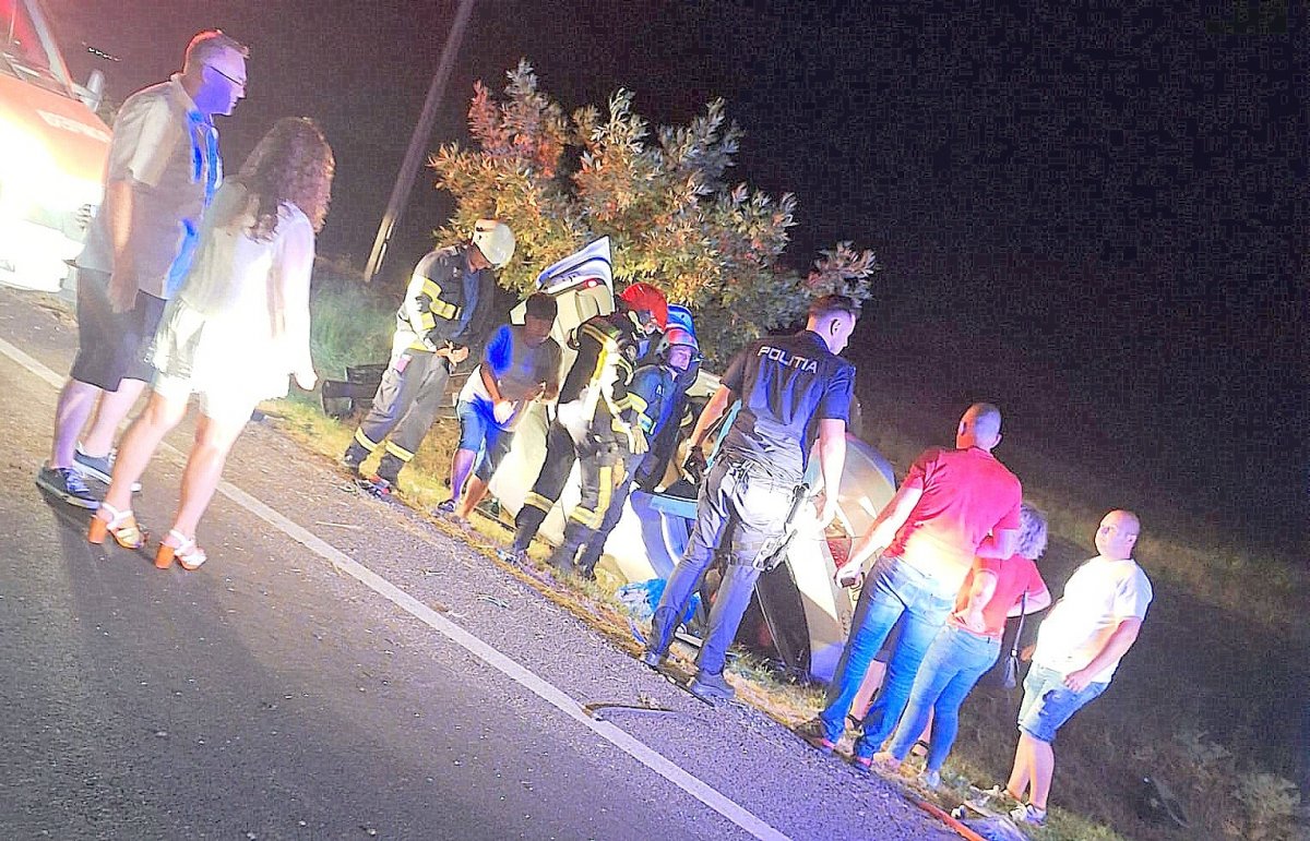 Accident cu Audi, Mercedes și BMW între Pecica și Arad
