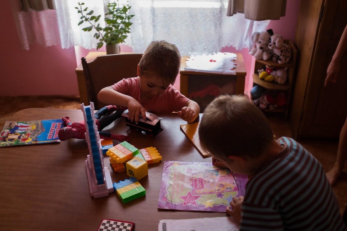 DGASPC Arad recrutează noi asistenți maternali profesioniști pentru a-i angaja