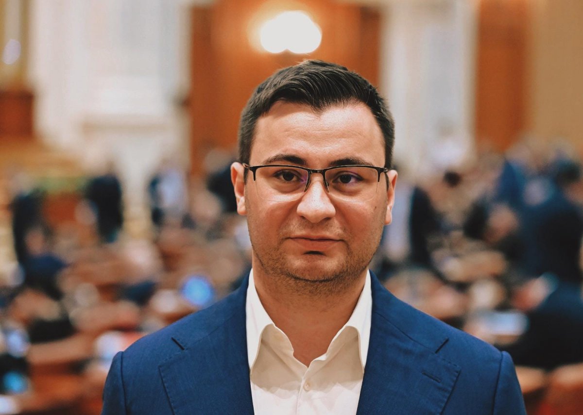 Glad Varga: „Anul acesta, în comunitățile arădene s-au realizat progrese mari în ceea ce privește amenajarea școlilor”