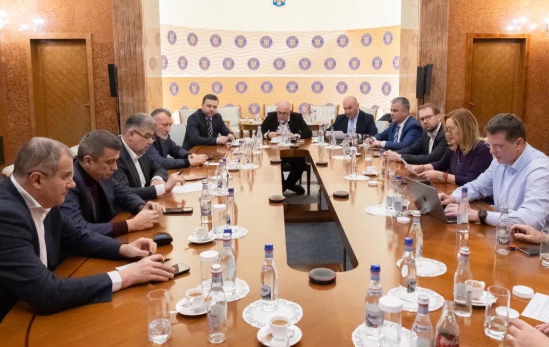 PSD, PNL, USR, UDMR și Grupul Minorităților Naționale - coaliție guvernamentală pro-europeană și un posibil candidat comun la alegerile prezidențiale