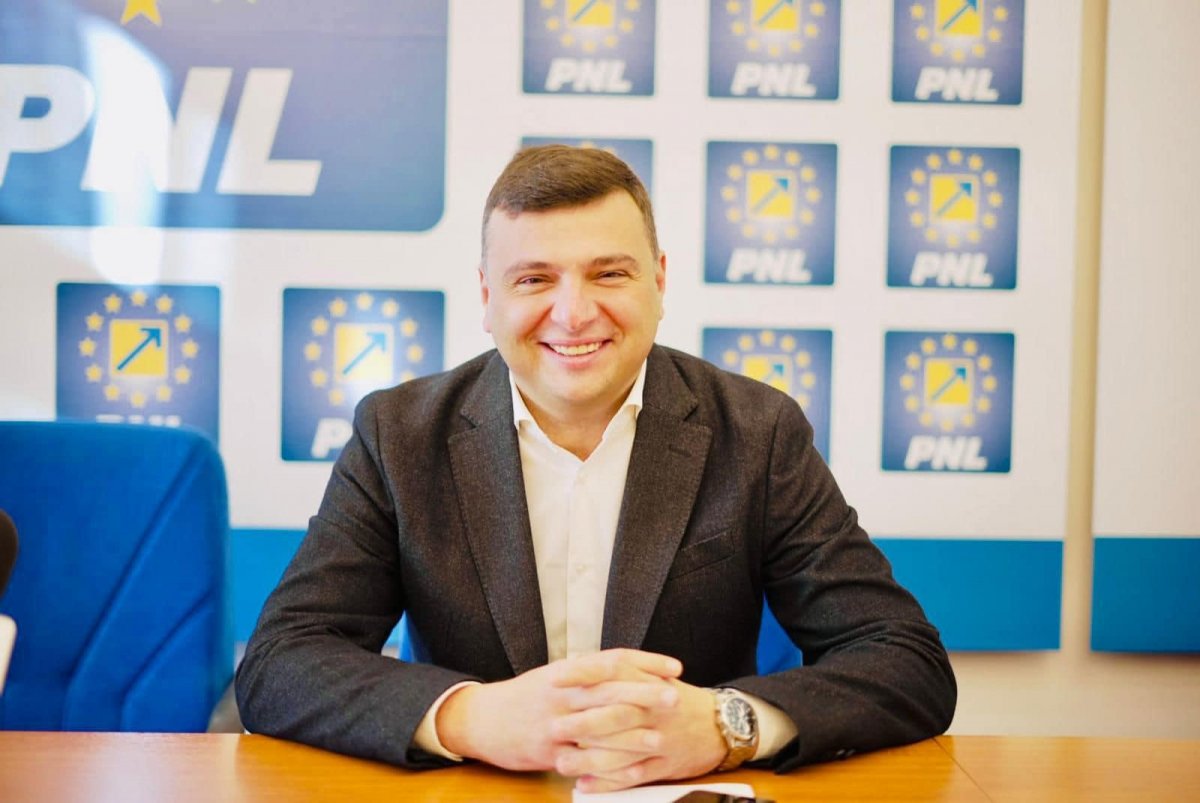 Majoritatea de dreapta trebuie să continue investițiile și dezvoltarea 