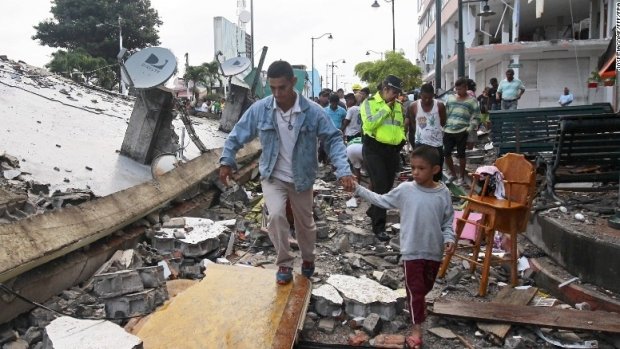 CUTREMUR ECUADOR: 272 de morţi şi peste 2000 de răniţi la ultimul bilanţ  